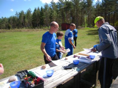 Magnus, Gustav och Hans var n&aring;gra av alla de l&ouml;pare som anm&auml;lde sig till H&aring;kan f&ouml;r ett lopp i den fina terr&auml;ngen.